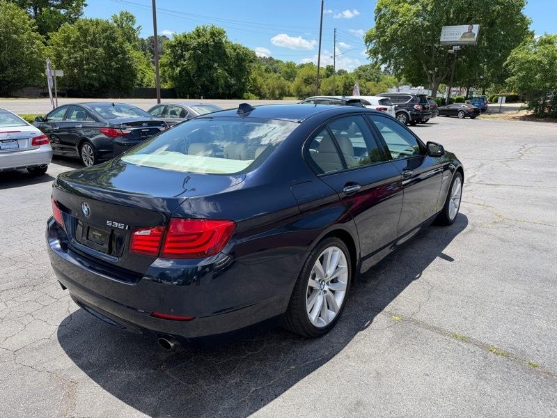 BMW 5-Series 535xi 2011