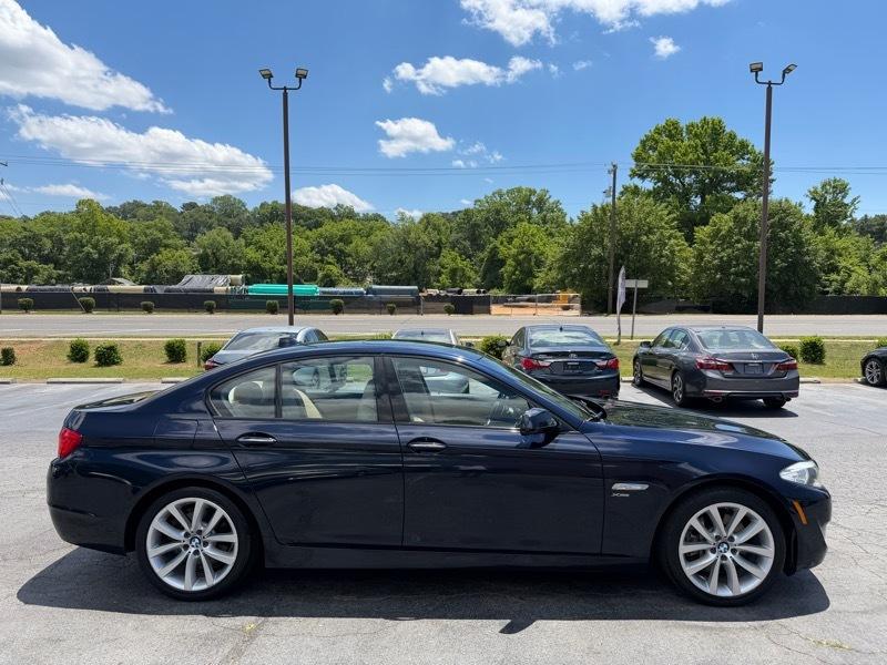 BMW 5-Series 535xi 2011