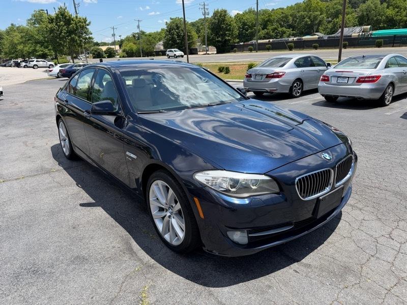 BMW 5-Series 535xi 2011