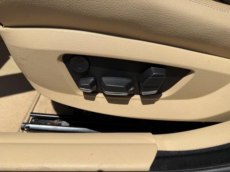BMW 5-Series 535xi 2011