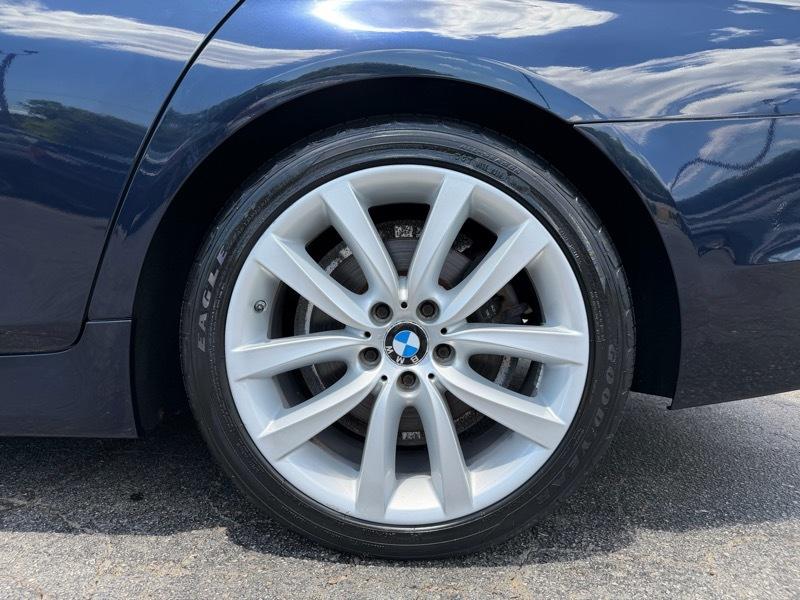 BMW 5-Series 535xi 2011