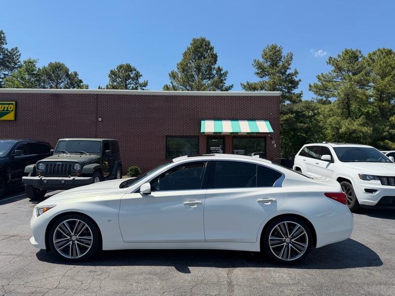 Infiniti Q50 Premium 2015
