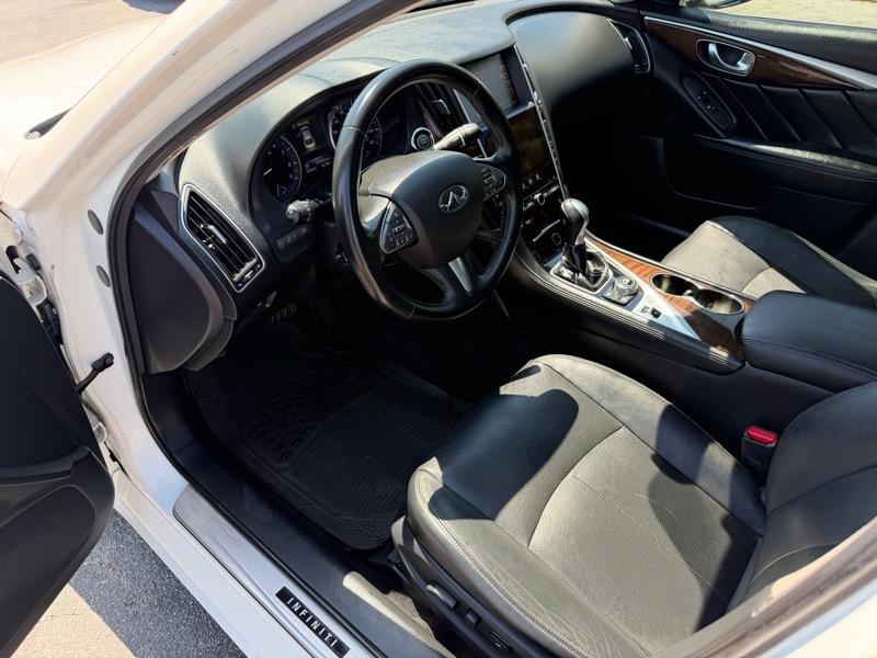 Infiniti Q50 Premium 2015