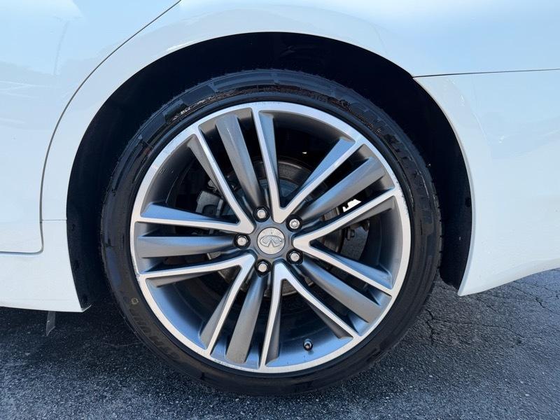 Infiniti Q50 Premium 2015