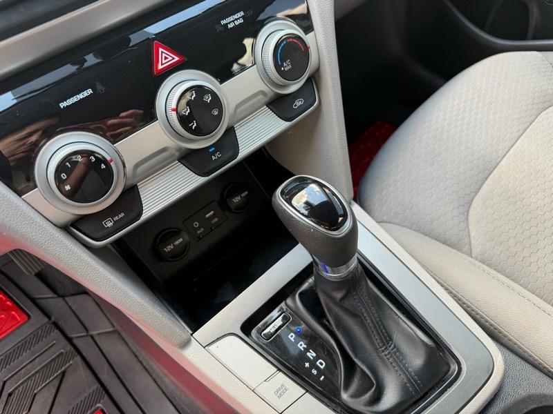 Hyundai Elantra SEL Auto 2019