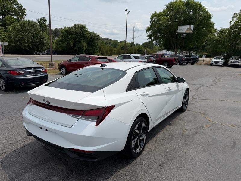 Hyundai Elantra SEL 2023