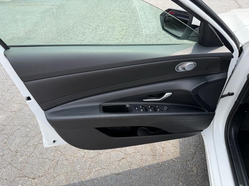 Hyundai Elantra SEL 2023