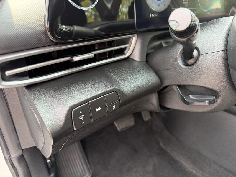 Hyundai Elantra SEL 2023