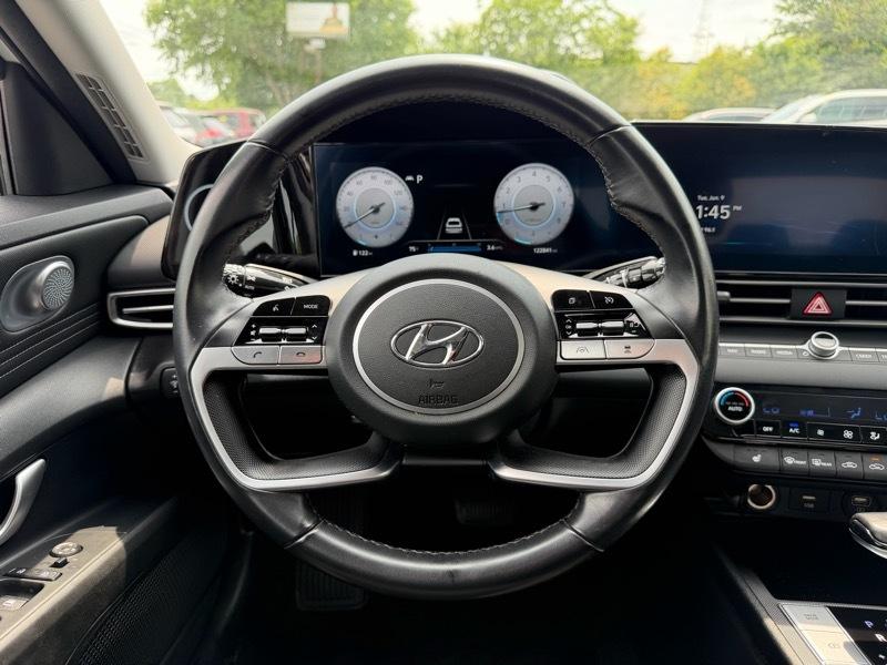 Hyundai Elantra SEL 2023