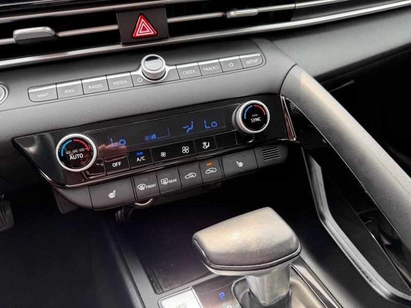 Hyundai Elantra SEL 2023
