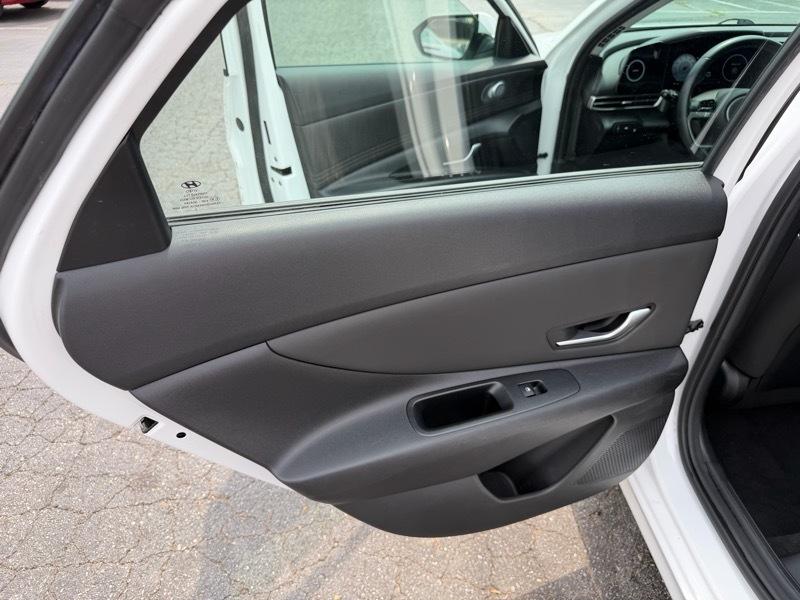 Hyundai Elantra SEL 2023