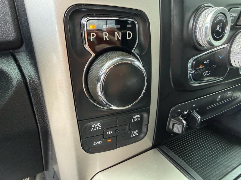 RAM 1500 Big Horn Crew Cab 4WD 2016