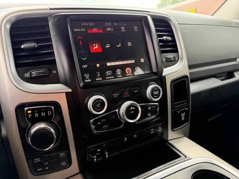 RAM 1500 Big Horn Crew Cab 4WD 2016