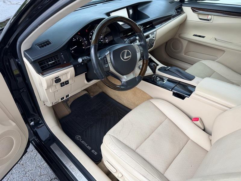 Lexus ES 350 Sedan 2014