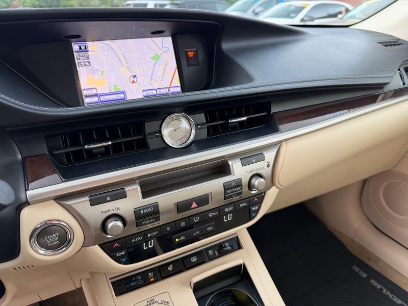 Lexus ES 350 Sedan 2014