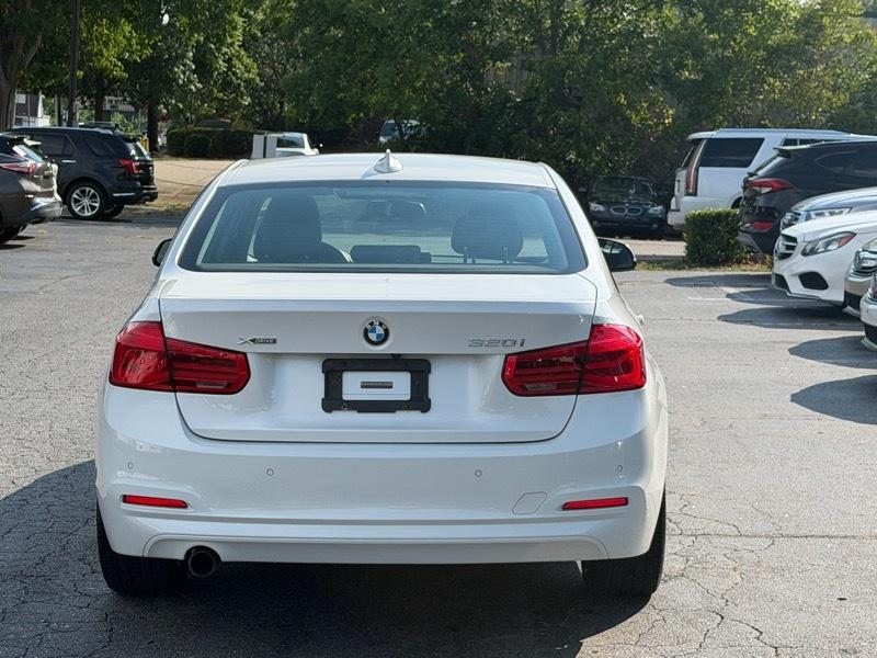 BMW 3-Series 320i xDrive Sedan 2017