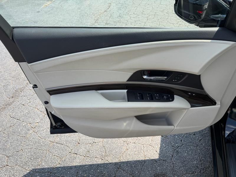 Acura RLX 6-Spd AT w/Technology Package 2016