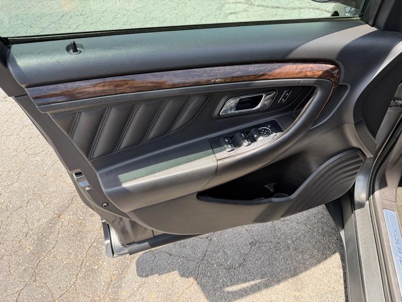 Ford Taurus Limited AWD 2017