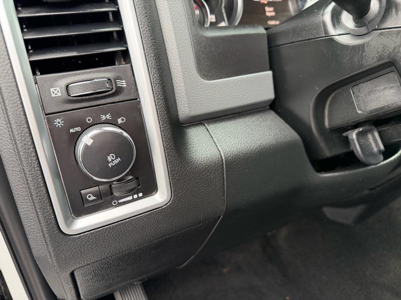 RAM 1500 Big Horn Crew Cab 4WD 2017