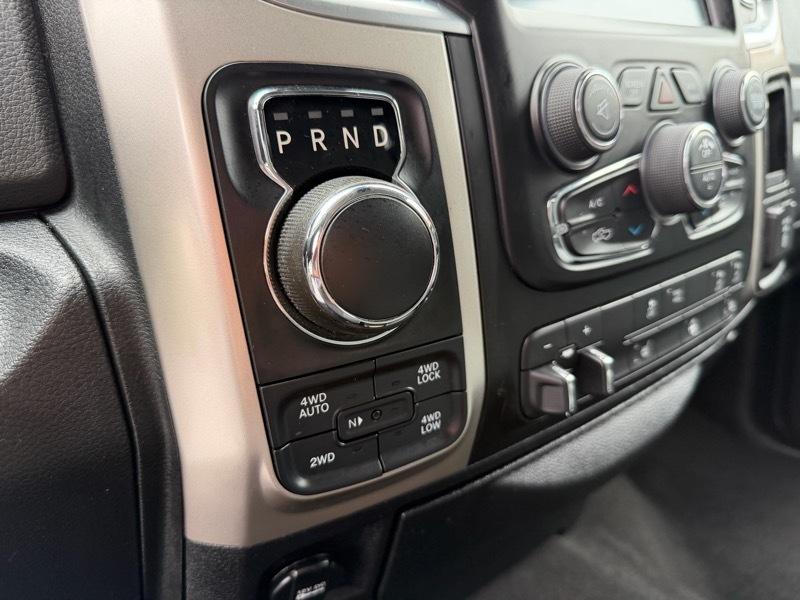 RAM 1500 Big Horn Crew Cab 4WD 2017