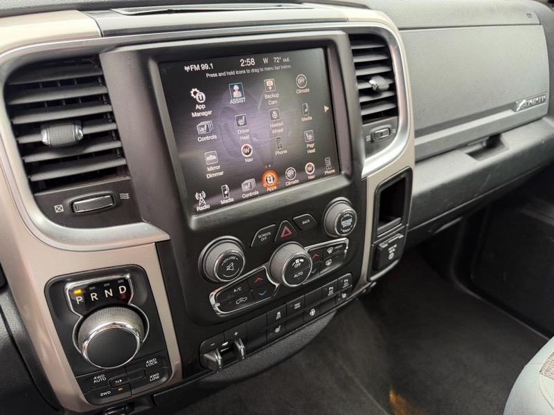 RAM 1500 Big Horn Crew Cab 4WD 2017