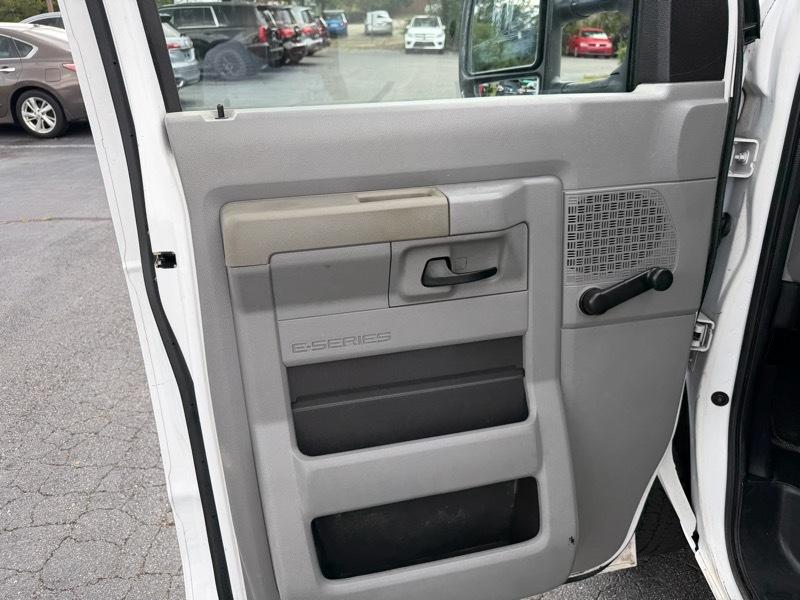 Ford Econoline E-250 2012