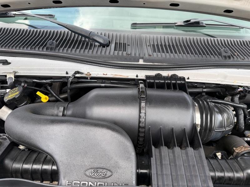 Ford Econoline E-250 2012