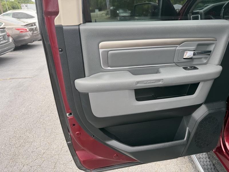 RAM 1500 Big Horn Crew Cab 4WD 2017