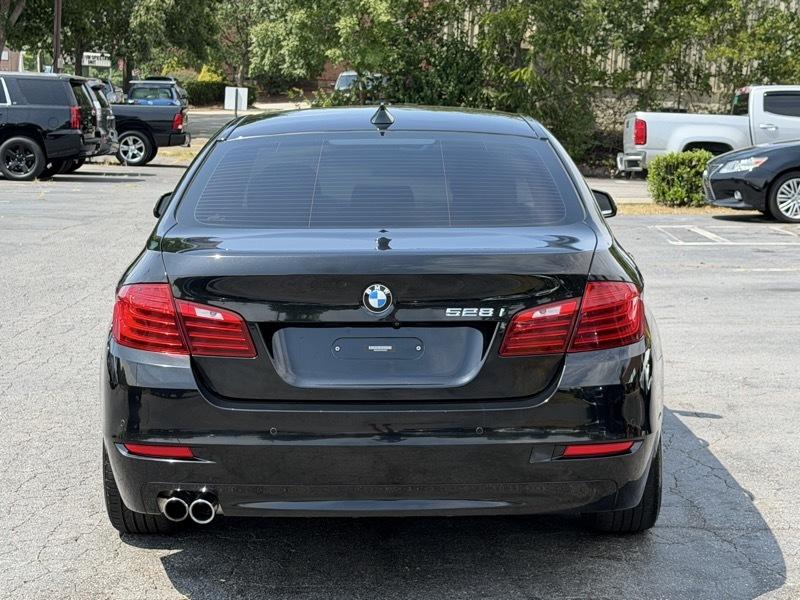 BMW 5-Series 528i 2015