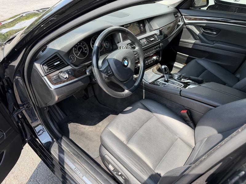 BMW 5-Series 528i 2015