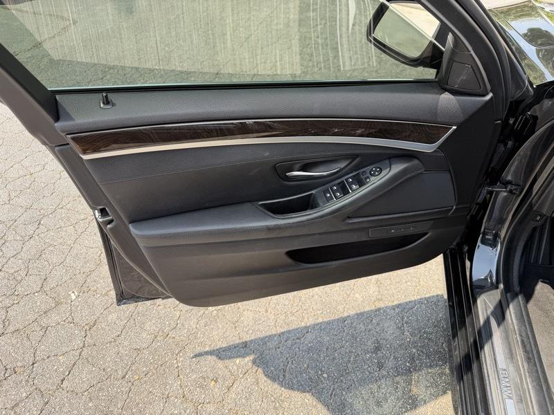 BMW 5-Series 528i 2015