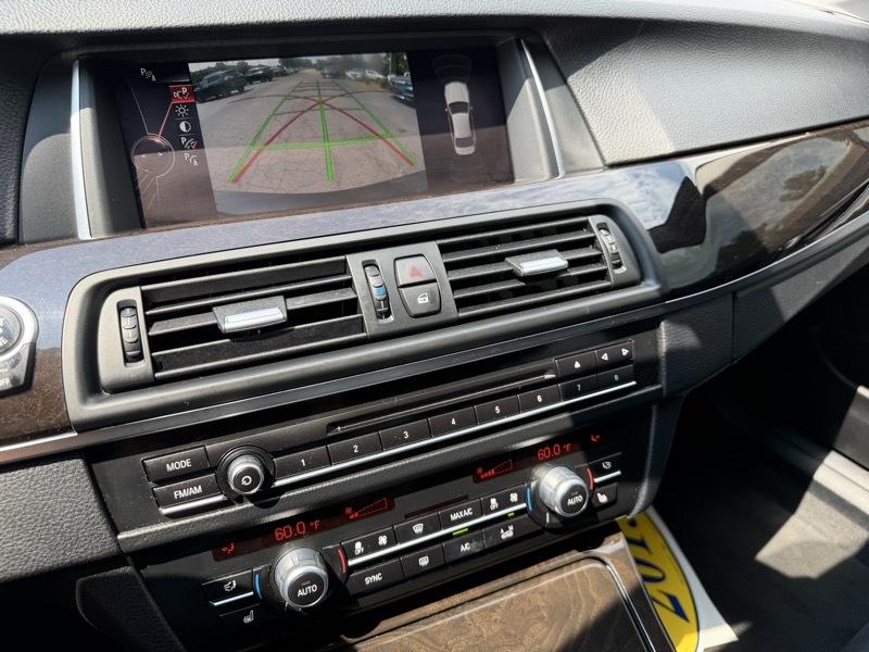 BMW 5-Series 528i 2015