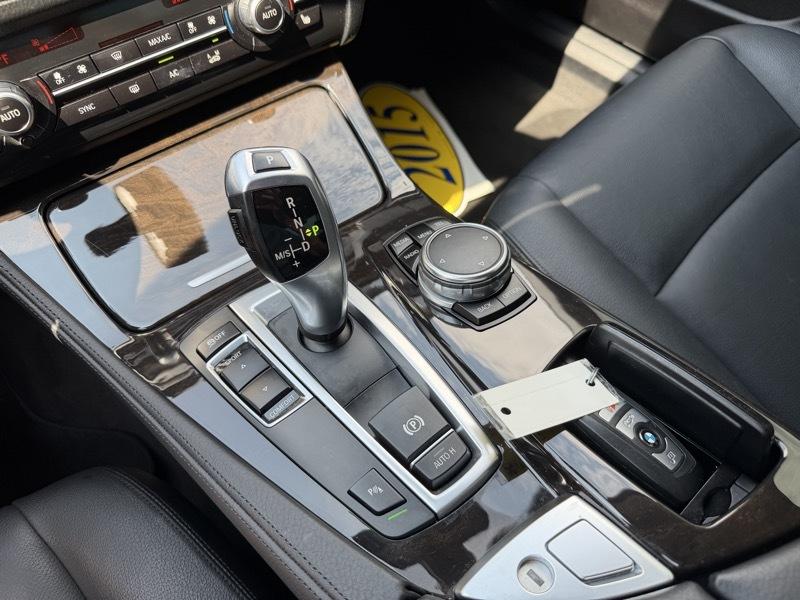 BMW 5-Series 528i 2015
