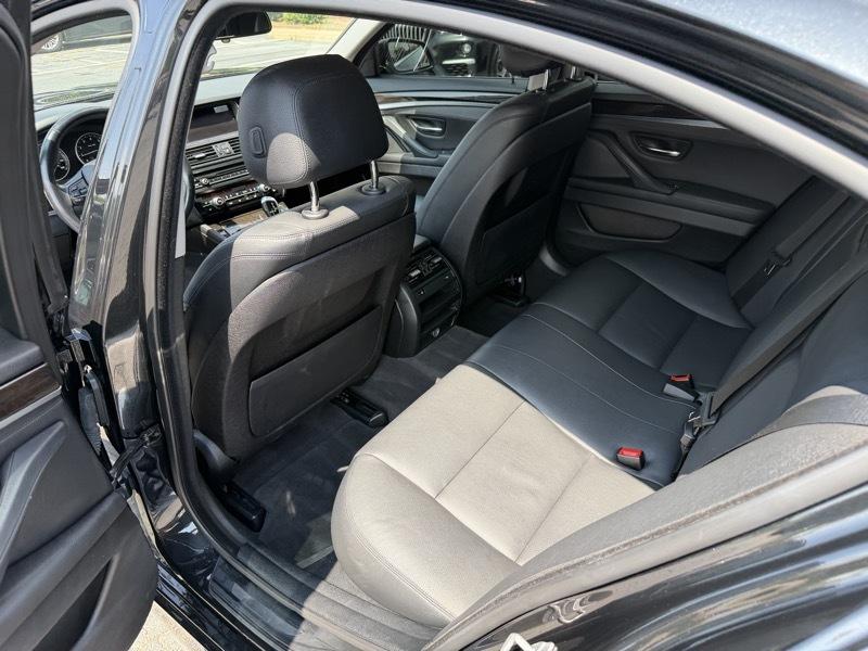 BMW 5-Series 528i 2015
