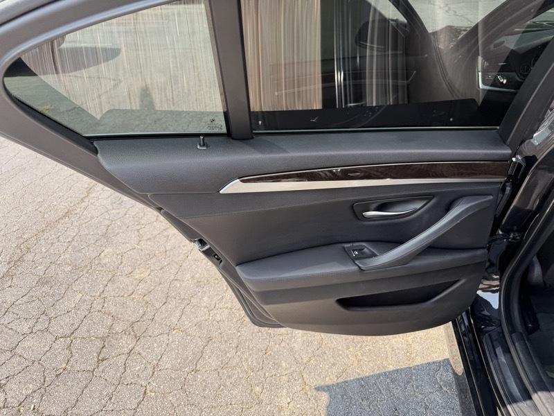 BMW 5-Series 528i 2015