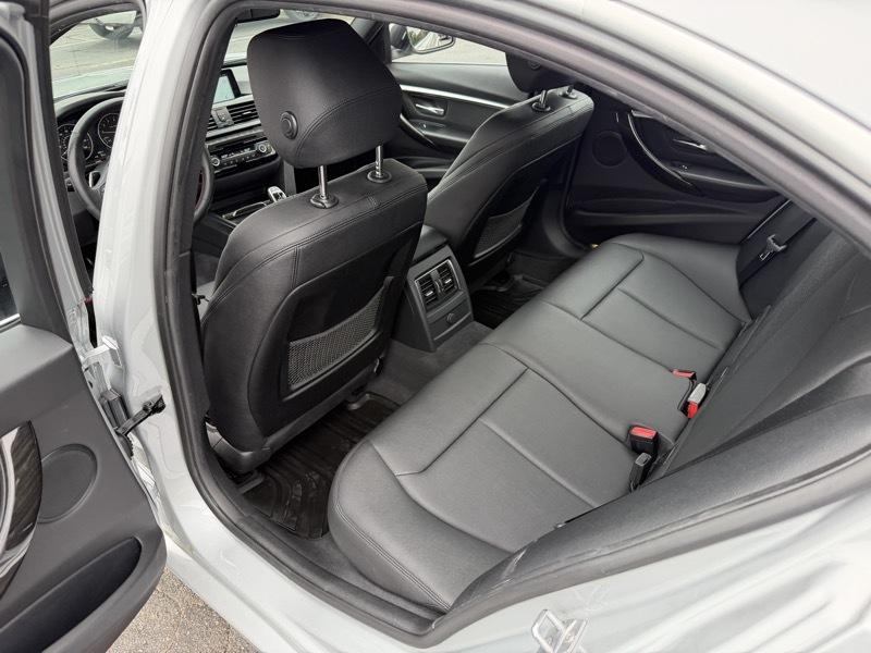 BMW 3-Series 330i xDrive SULEV Sedan 2017