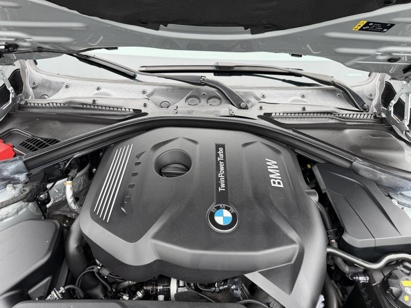 BMW 3-Series 330i xDrive SULEV Sedan 2017