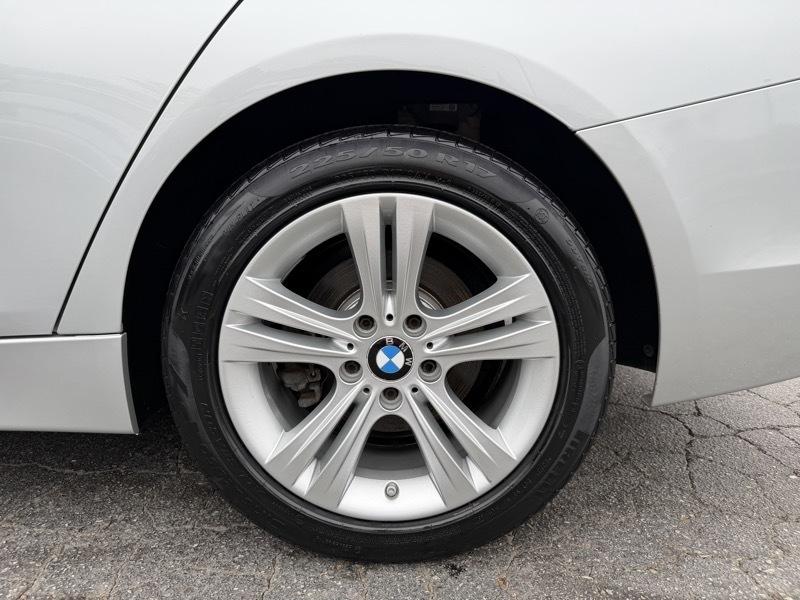 BMW 3-Series 330i xDrive SULEV Sedan 2017