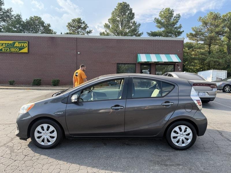 Toyota Prius c One 2012