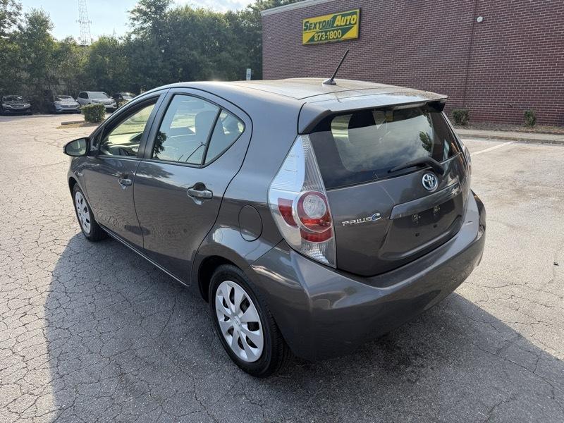 Toyota Prius c One 2012