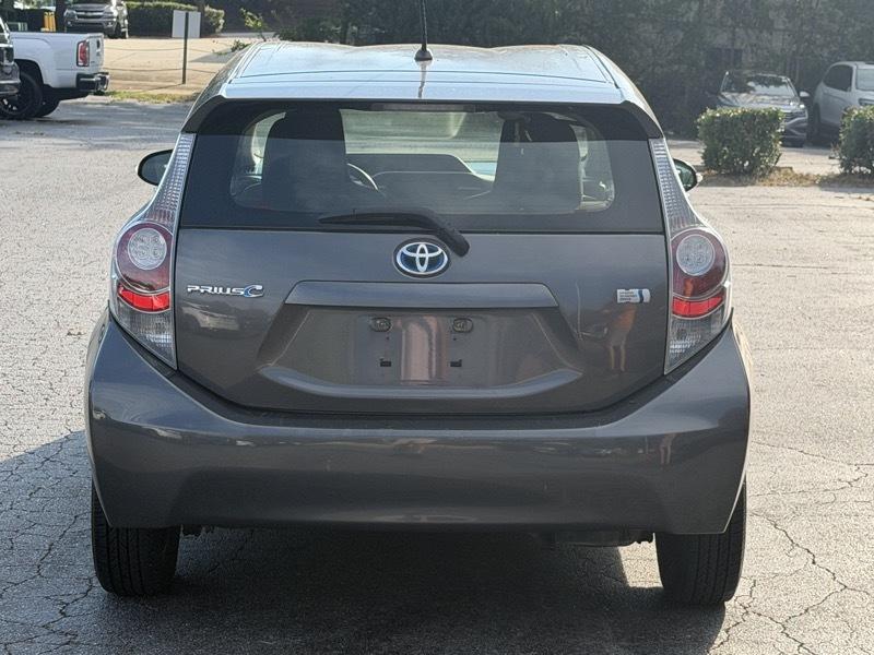 Toyota Prius c One 2012