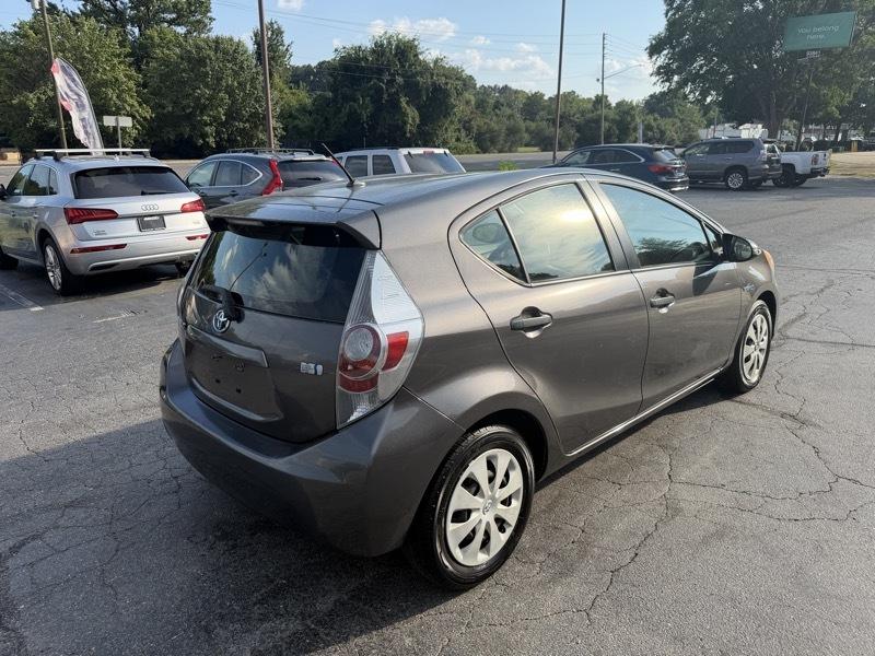 Toyota Prius c One 2012