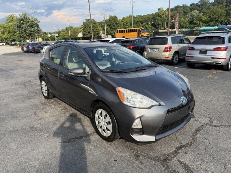 Toyota Prius c One 2012