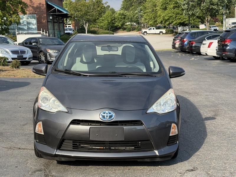 Toyota Prius c One 2012