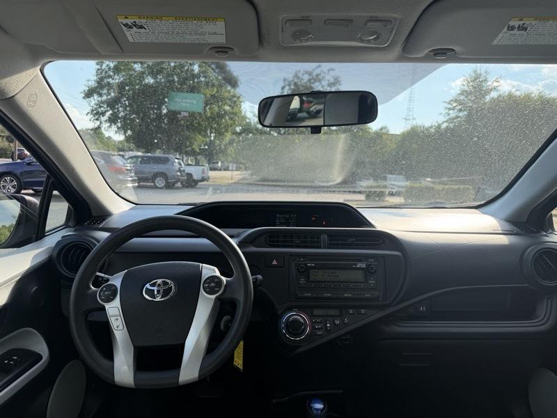 Toyota Prius c One 2012