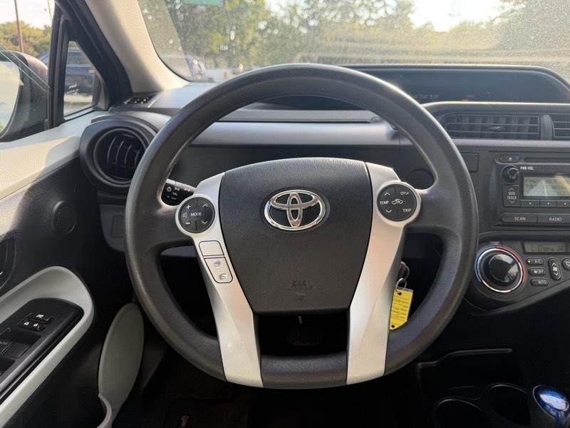 Toyota Prius c One 2012