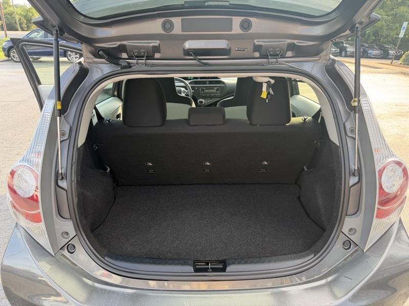Toyota Prius c One 2012