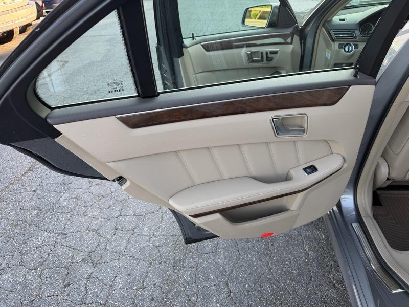 Mercedes-Benz E-Class E350 4MATIC Sedan 2013