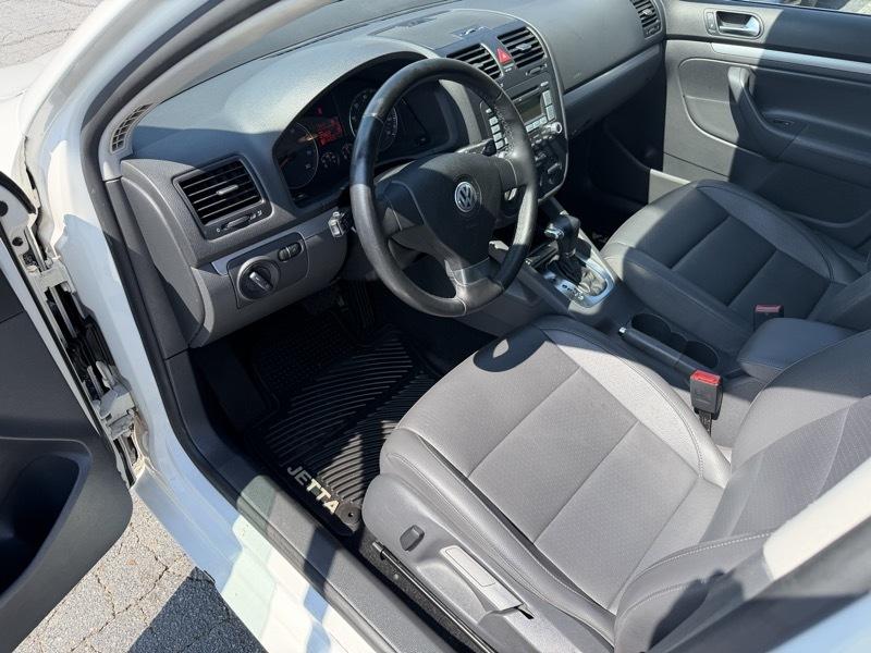 Volkswagen Jetta SE 2009