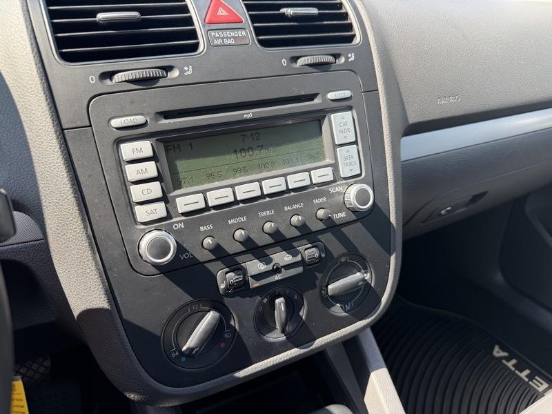 Volkswagen Jetta SE 2009